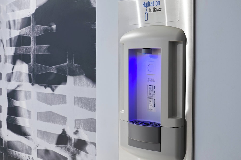 Фото Delta Hotels by Marriott Milwaukee Northwest