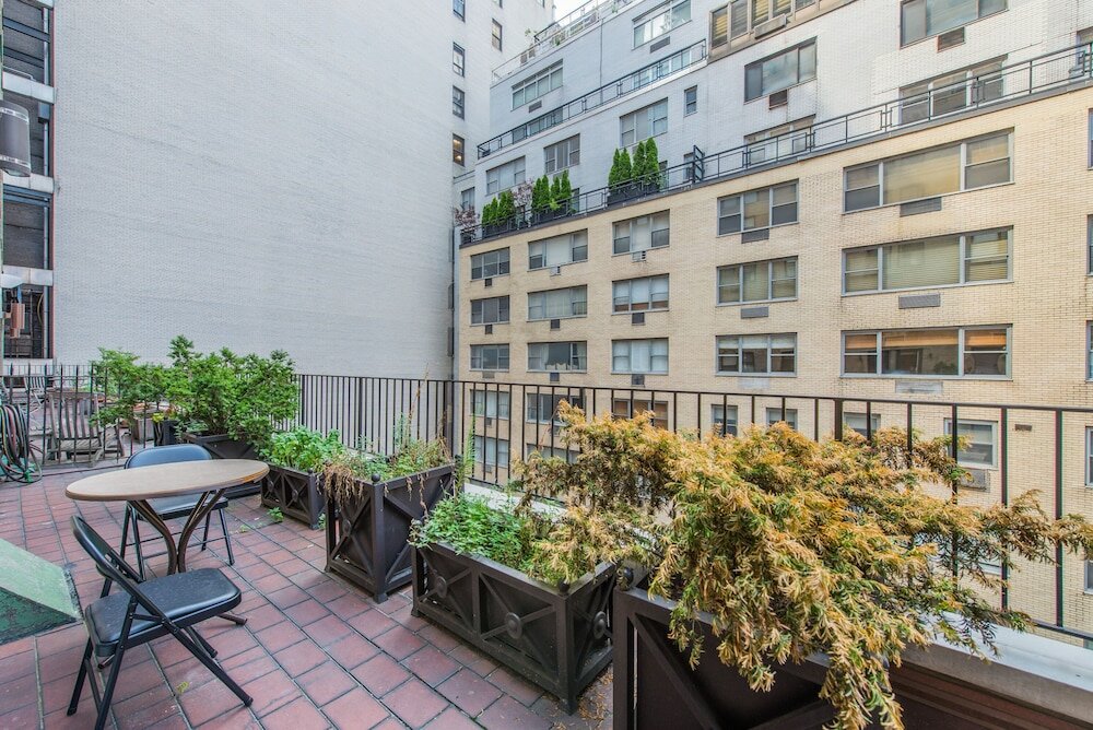 Фото The Lombardy Hotel