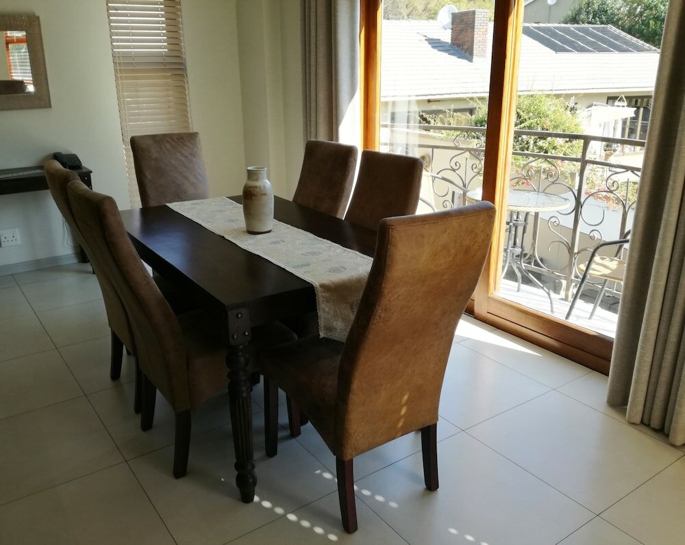 Фото Dunton Guest House