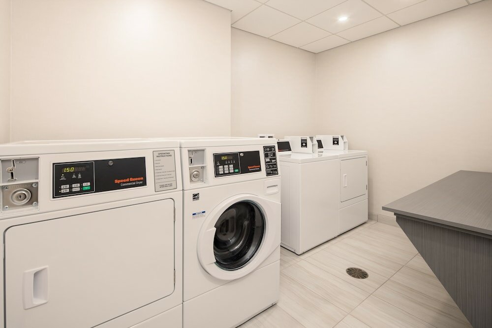 Фото Holiday Inn Express & Suites Ft Myers Beach-Sanibel Gateway, an Ihg Hotel