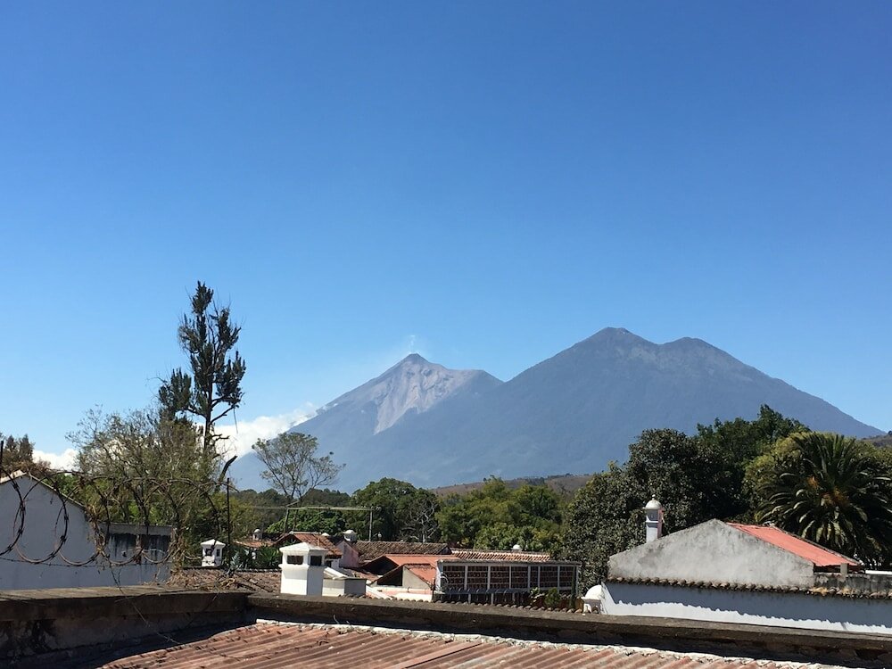 Фото Feathers Hotel and Lounge - Hostel