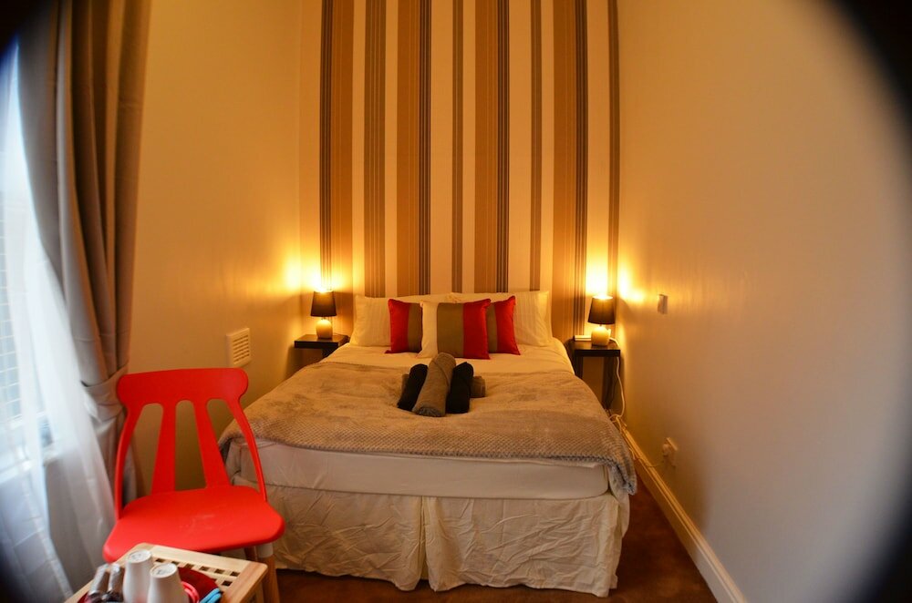 Фото Queens Guesthouse Manchester