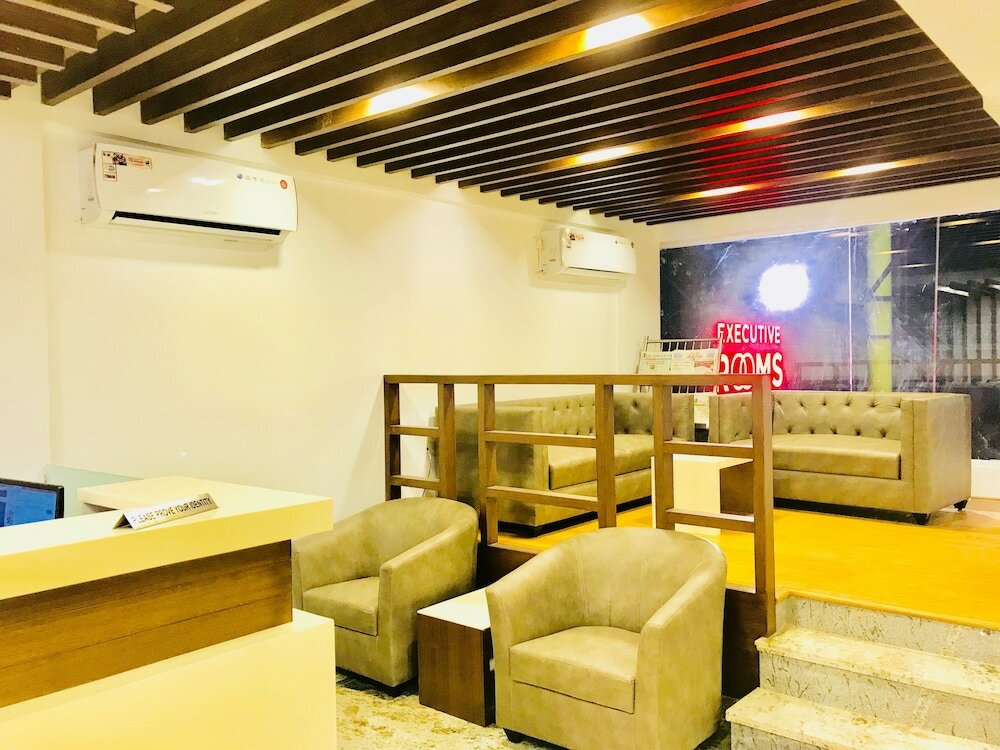 Фото Regalia Inn & Suites