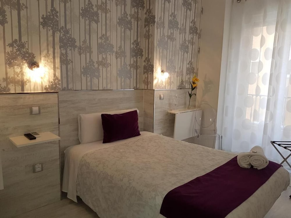 Фото Hostal Met Madrid