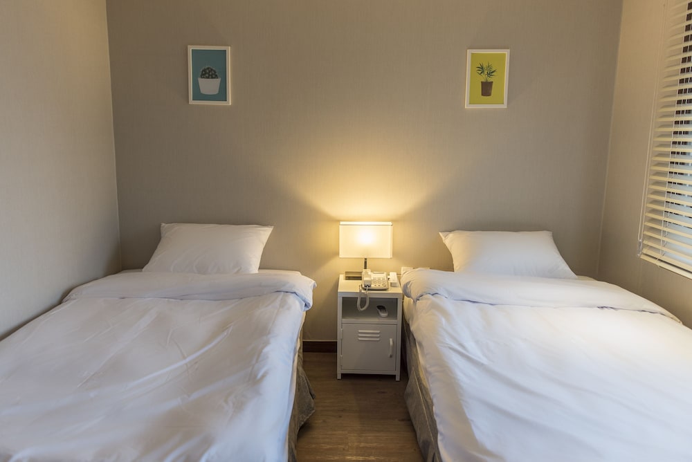 Фото Check Inn Hotel Jeju