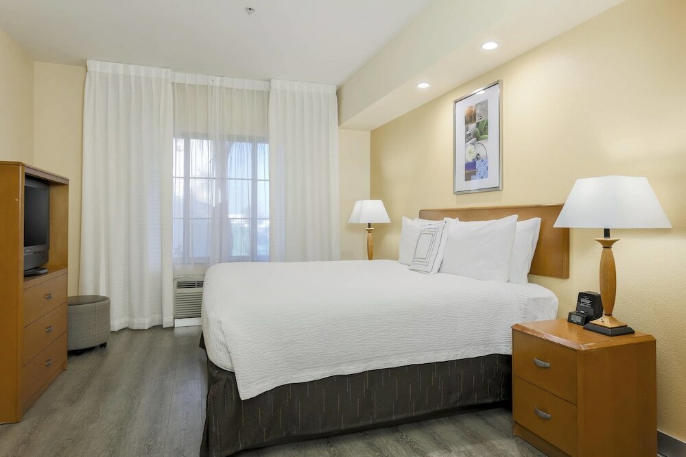 Фото Fairfield Inn & Suites Temecula by Marriott