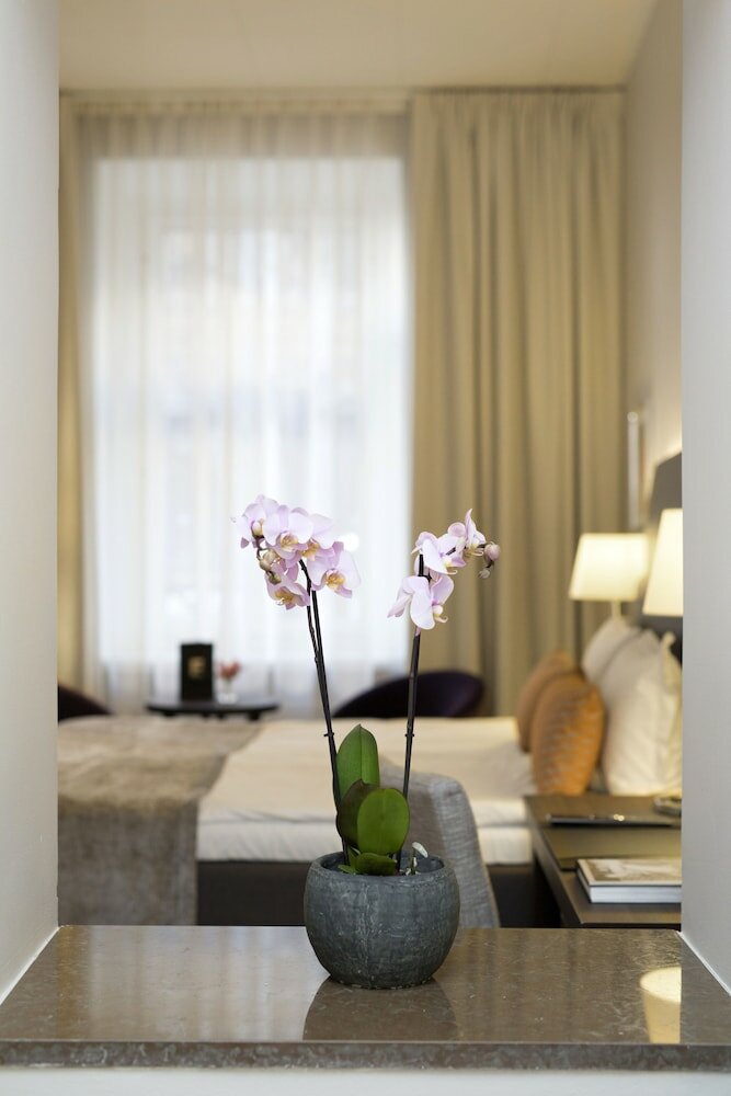 Фото Elite Hotel Adlon