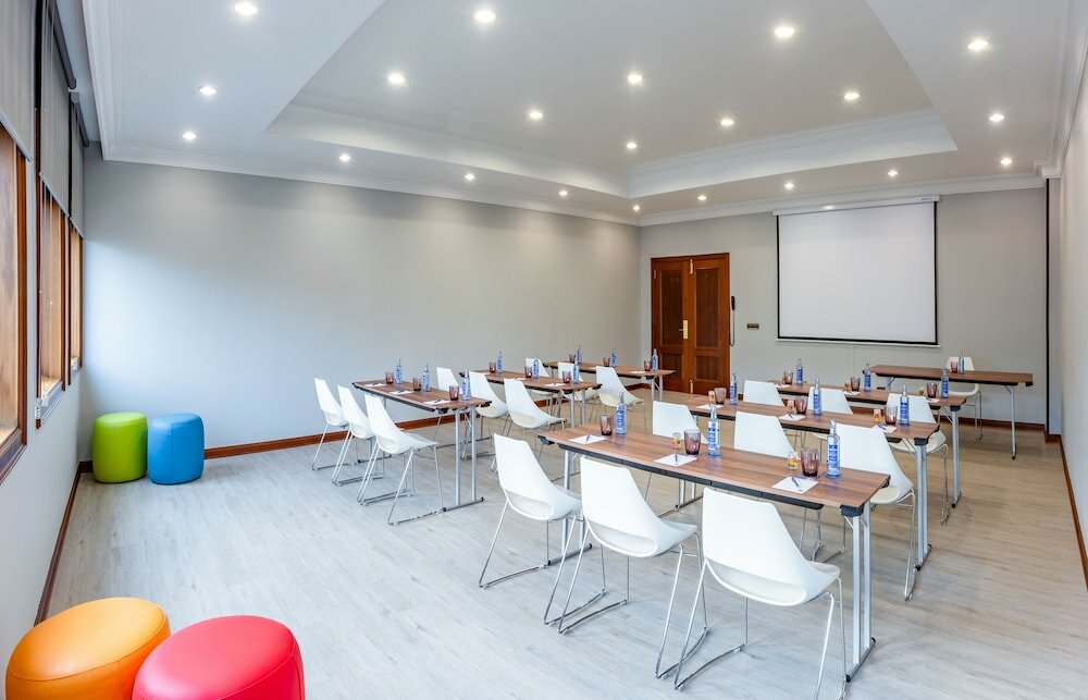 Фото Hotel Santiago Plaza Affiliated by Meliá