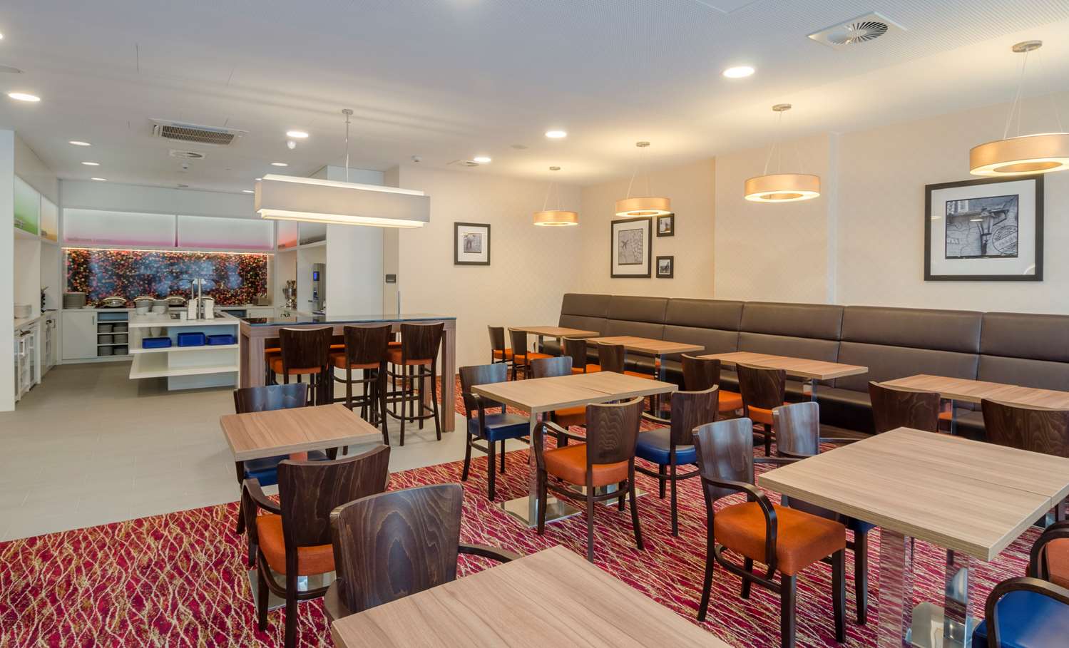 Фото Hampton by Hilton Frankfurt City Centre Messe