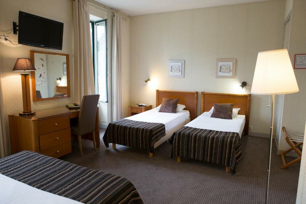 Hotel Hôtel Le Cerf, Loiret, photo