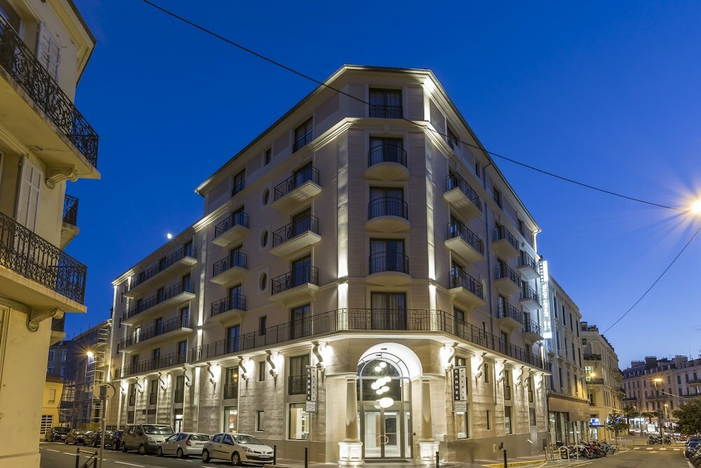 Фото отеля 1