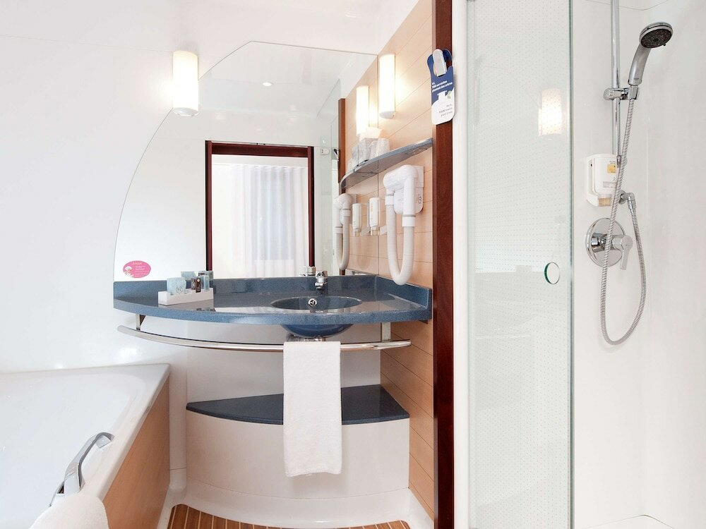 Фото Novotel Suites Paris Nord 18ème Hotel