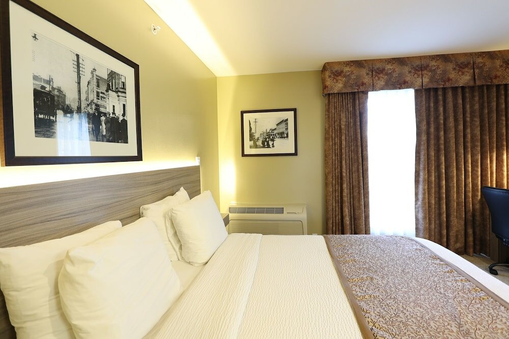 Фото Days Inn by Wyndham Surrey