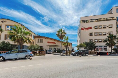 Гостиница Отель Aragosta Hotel в Дурресе