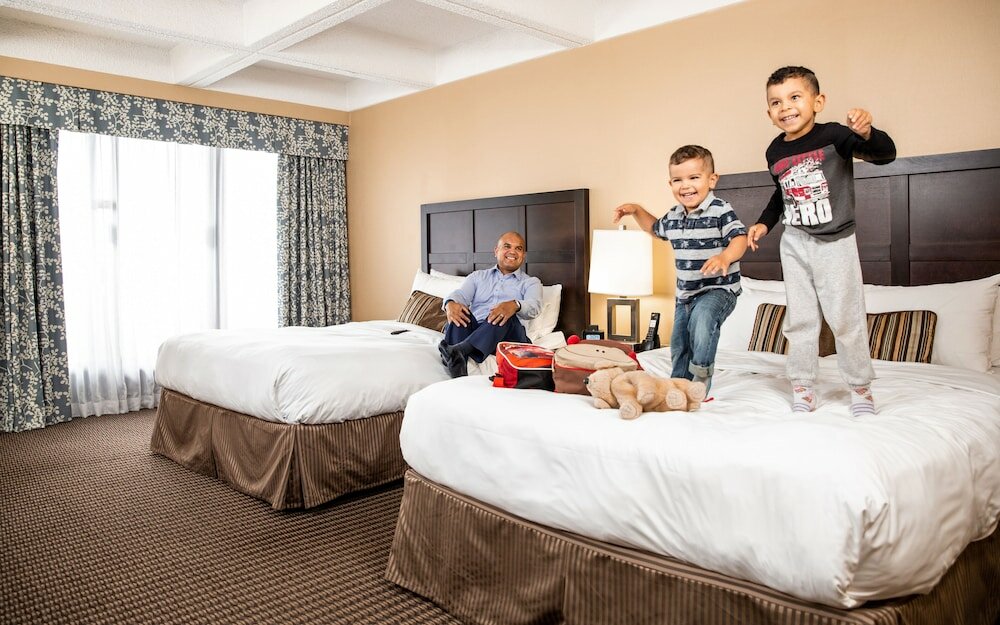 Фото Wyndham Edmonton Hotel and Conference Centre