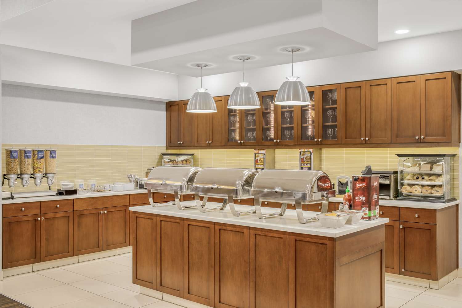 Фото Homewood Suites by Hilton Winnipeg Airport Polo Park MB