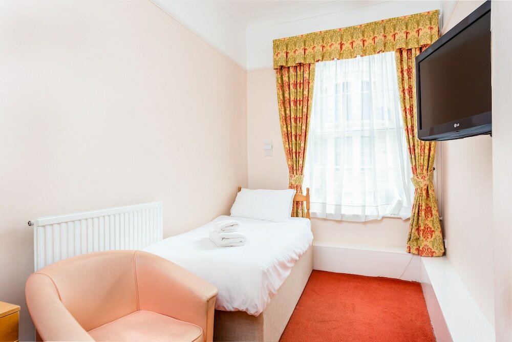 Фото The Esplanade Hotel