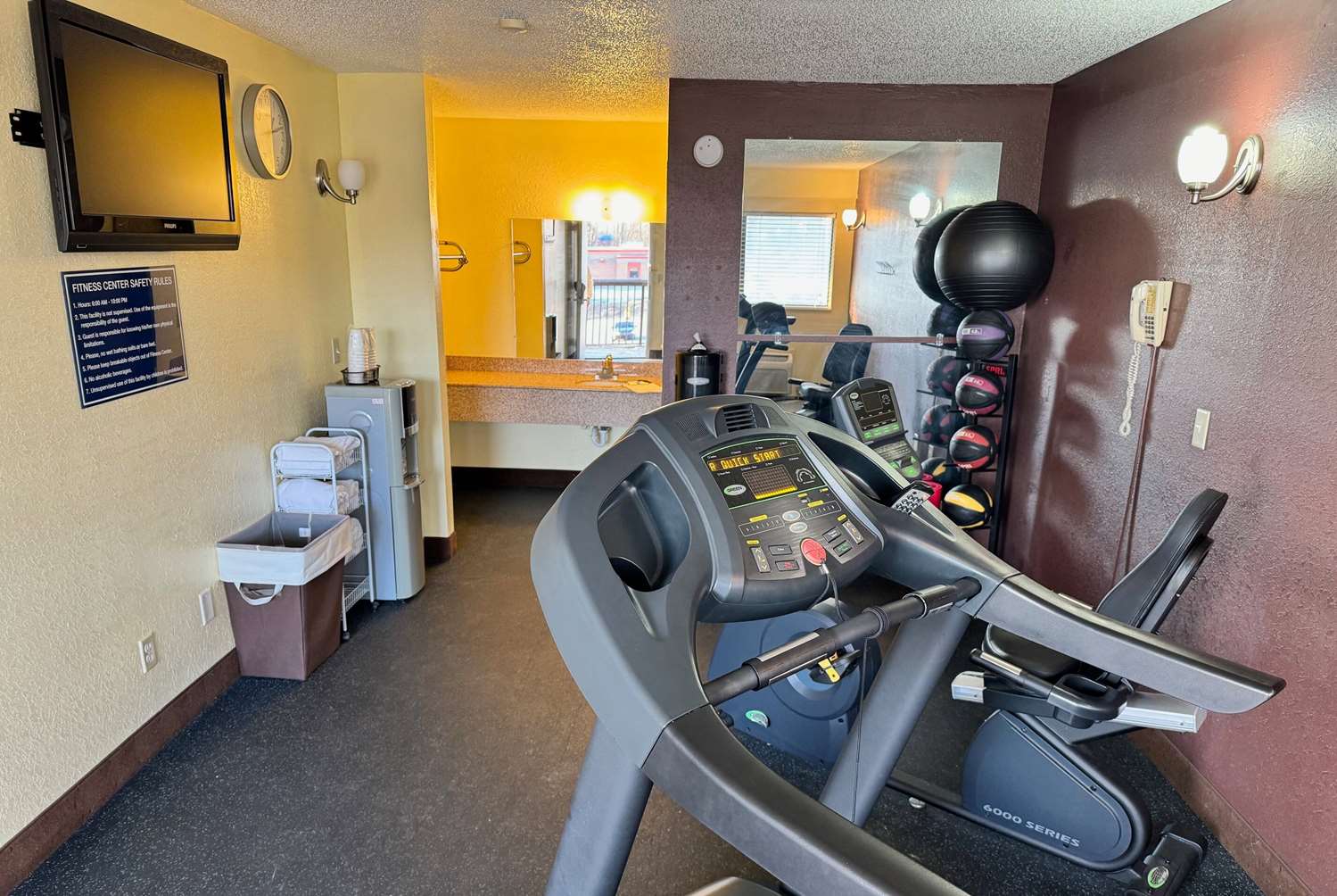 Фото Days Inn by Wyndham Cloverdale Greencastle