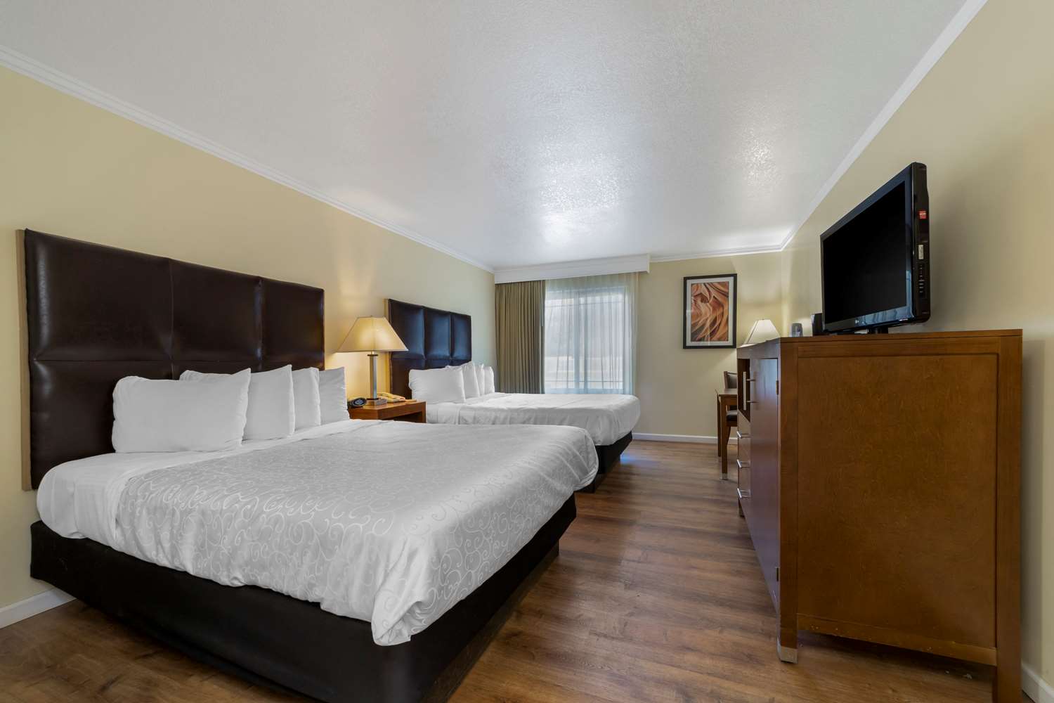 Фото Best Western Plus Northwoods Inn