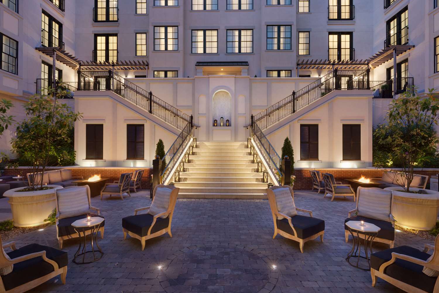 Фото The Harpeth Franklin Downtown, Curio Collection by Hilton