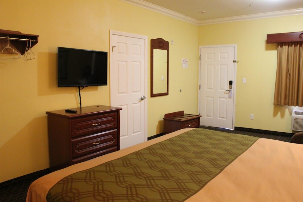 Фото Motel 6 South Gate, Ca