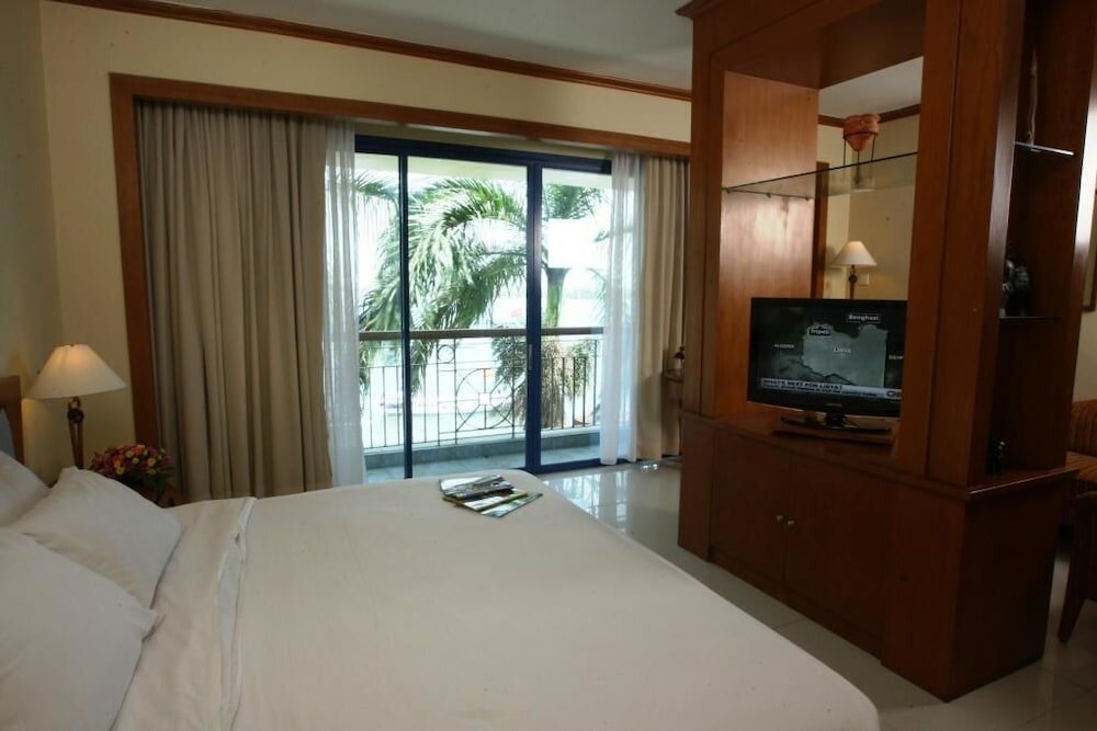 Фото Makassar Golden Hotel