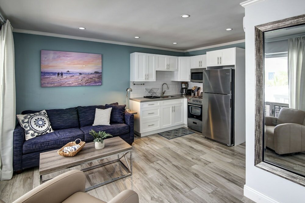 Фото May-Dee Suites