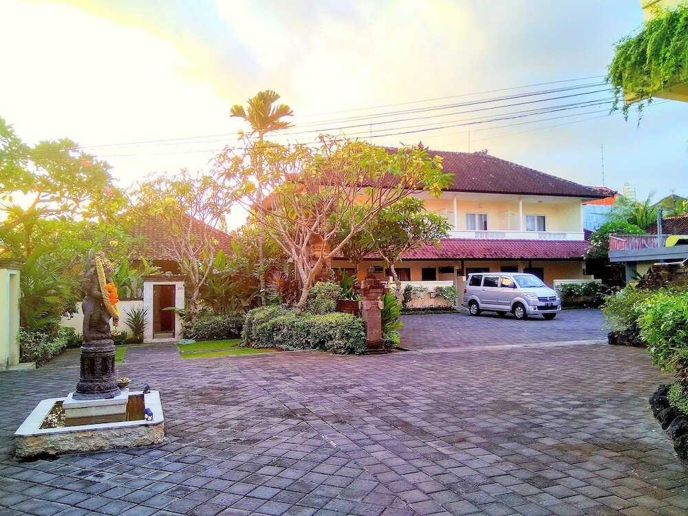 Фото Nipuri Hotel