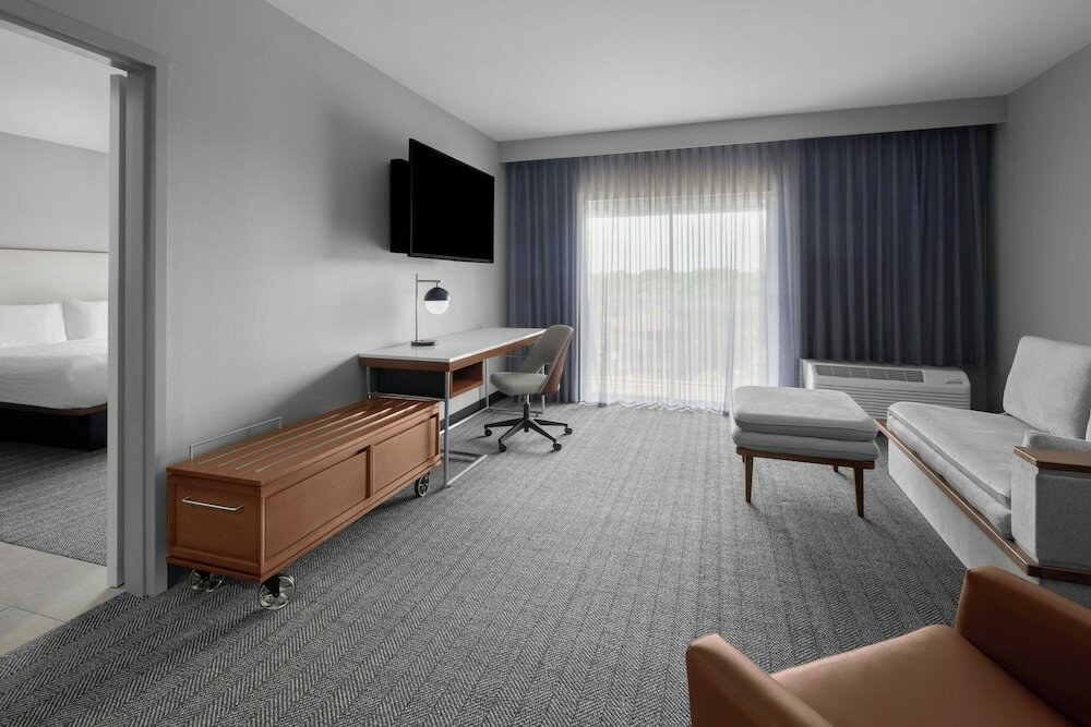 Фото Courtyard by Marriott Tampa Oldsmar