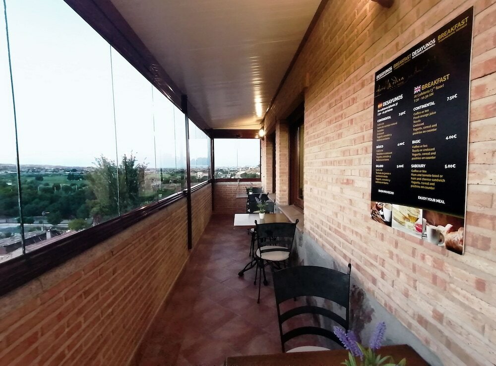 Фото Hotel Medina de Toledo