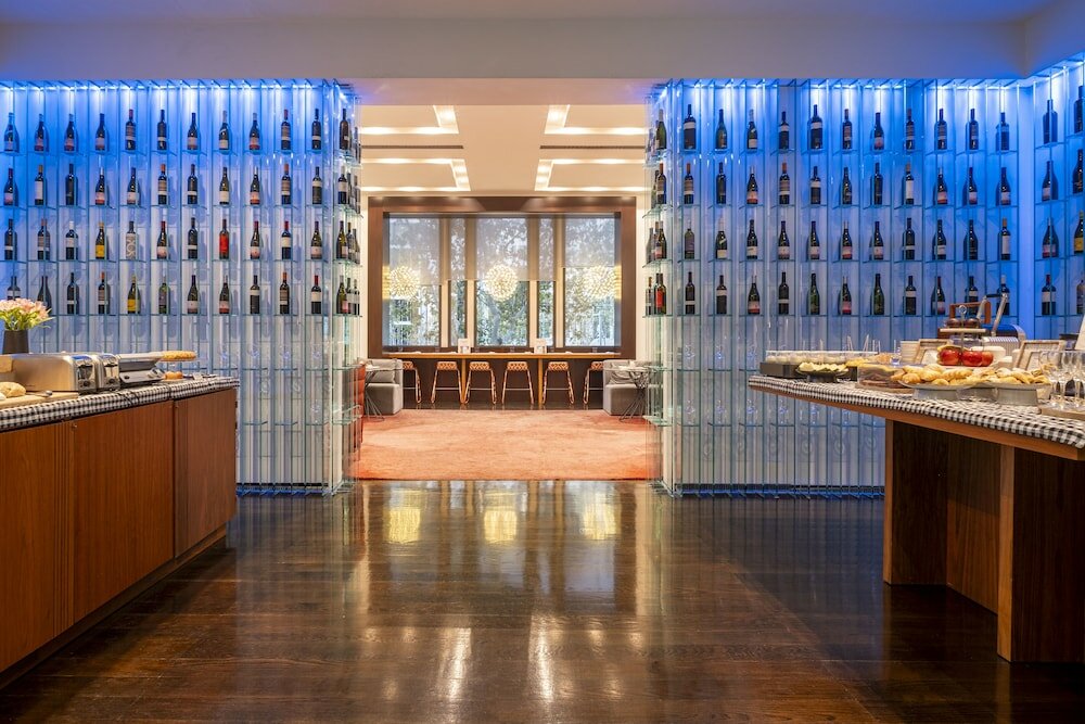 Фото Sixtytwo Hotel