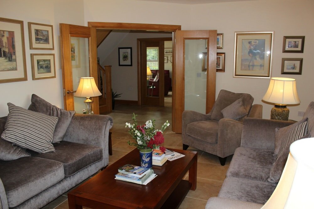 Фото Crowfield House