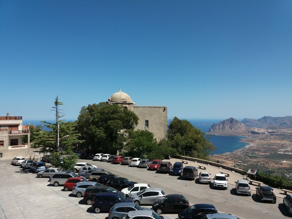 Фото Hotel Edelweiss