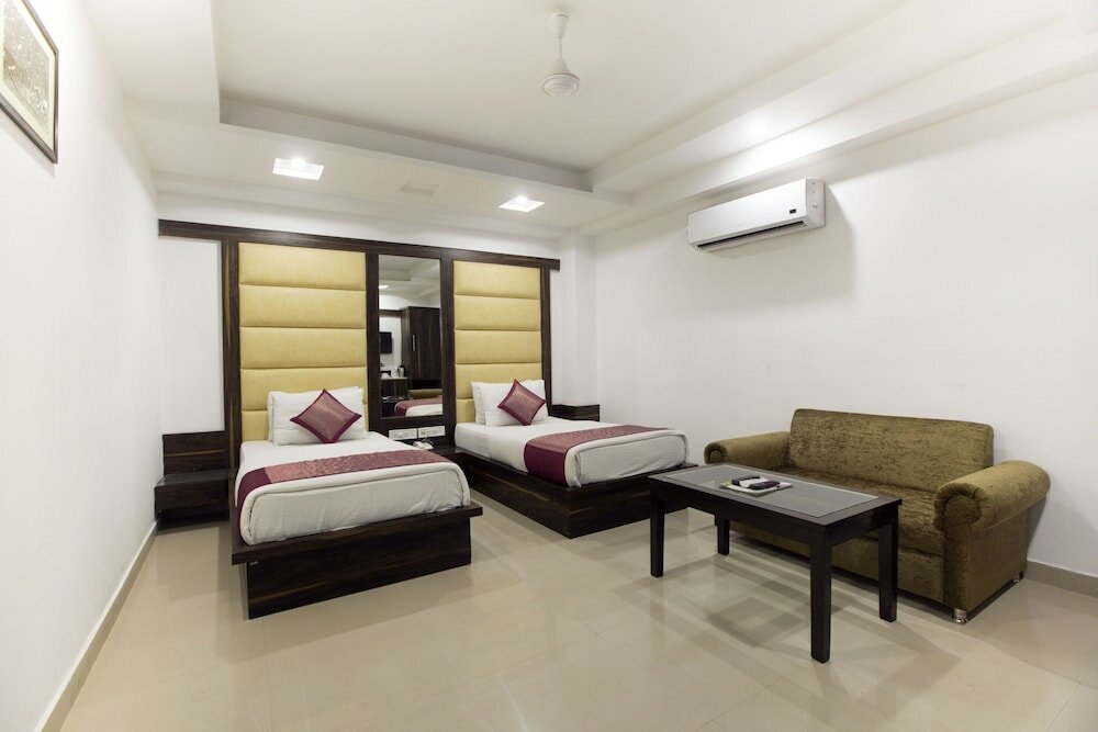 Фото Hotel Krishna Deluxe
