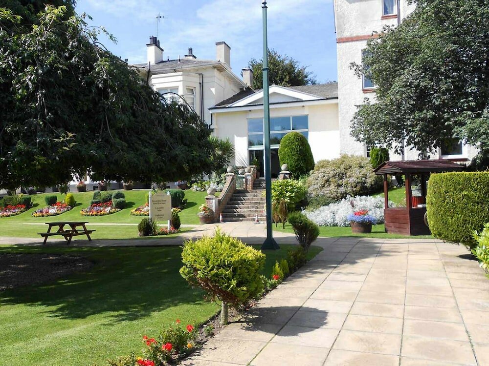 Фото Devonshire House Hotel