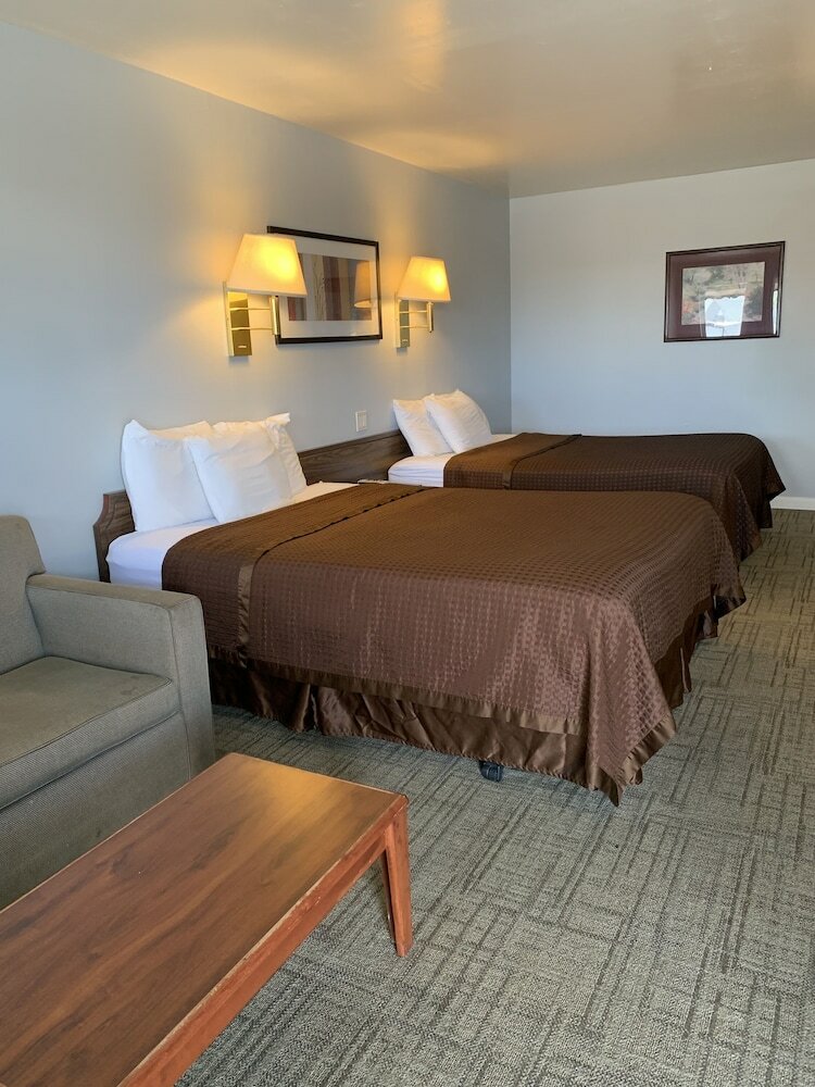 Фото Country Manor Motel Watkins