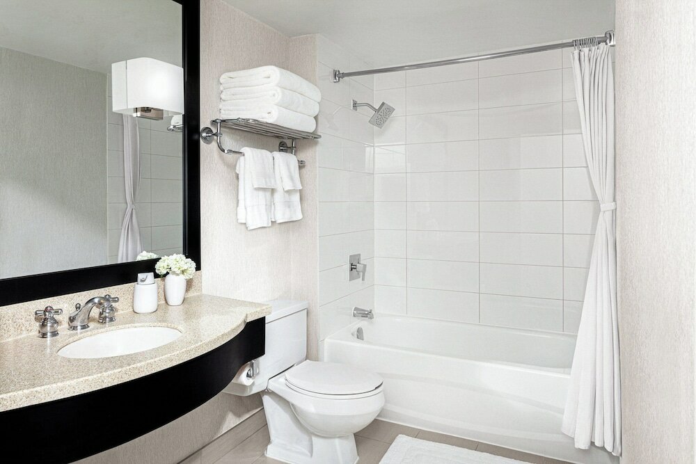 Фото Chelsea Hotel, Toronto