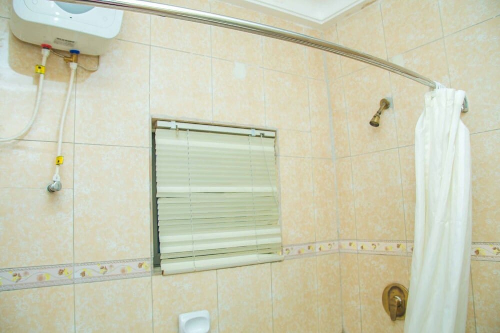 Фото Royal Crest Hotel & Suites