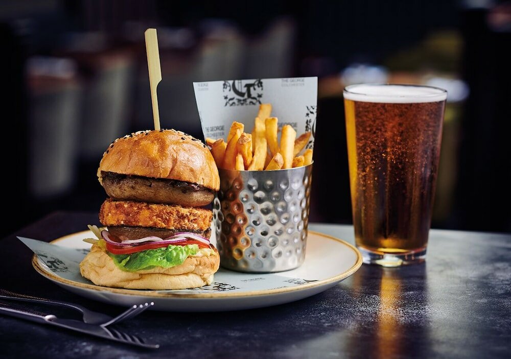 Фото The George of Colchester