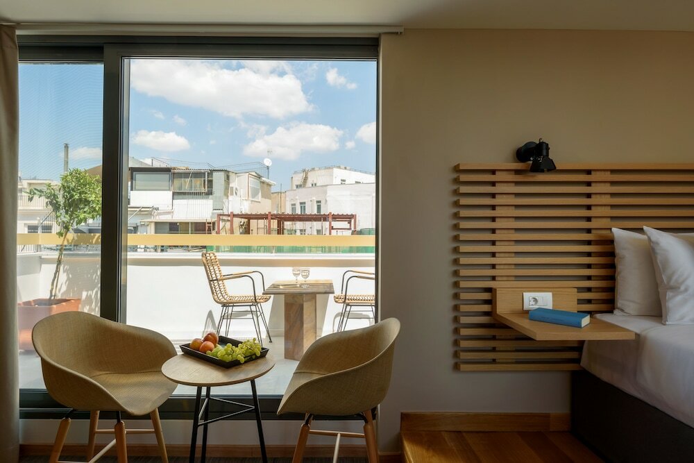 Фото Fos DownTown Suites