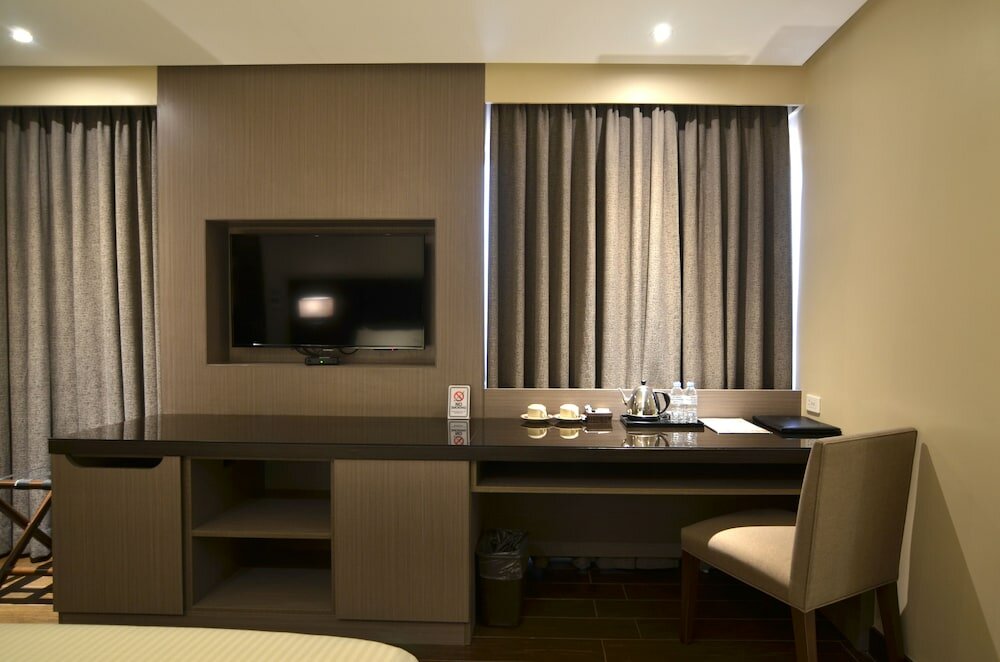 Фото Pearl Garden Hotel