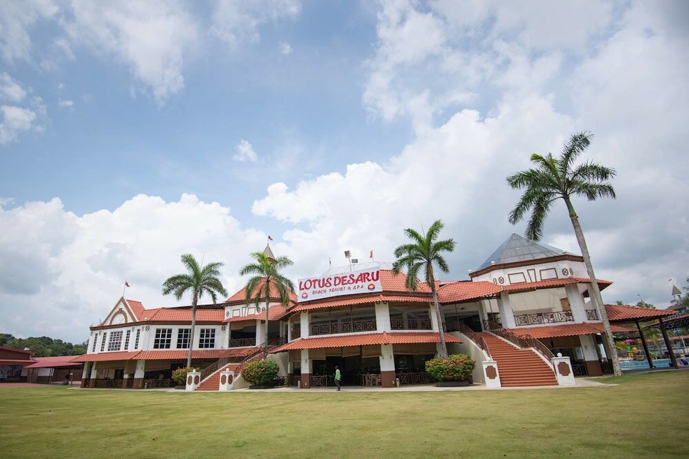 Фото Lotus Desaru Beach Resort & SPA
