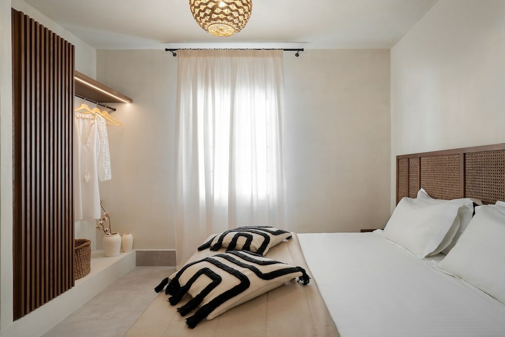 Фото Polis of Naxos Stylish Suites