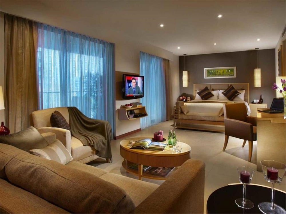 Фото Oakwood Residence Shanghai