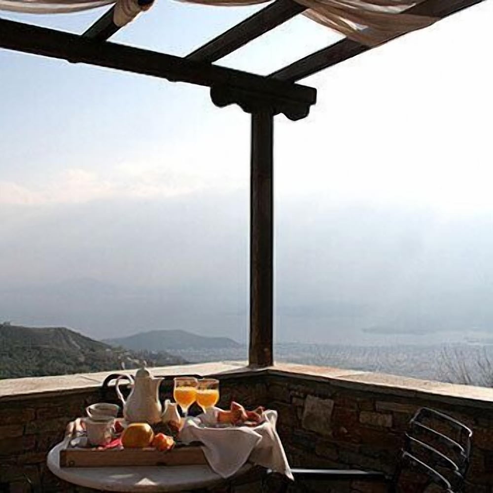 Фото Archontika Karamarlis