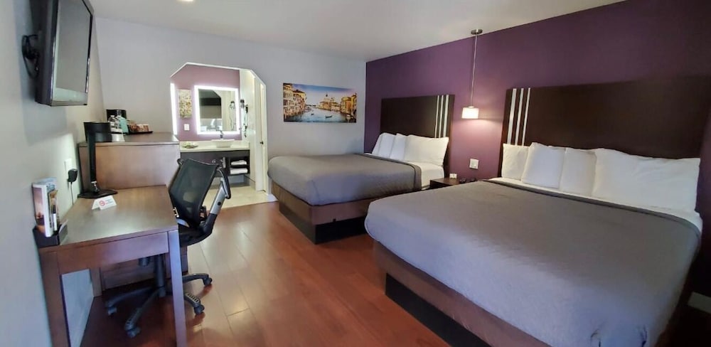 Фото Muir Lodge Motel