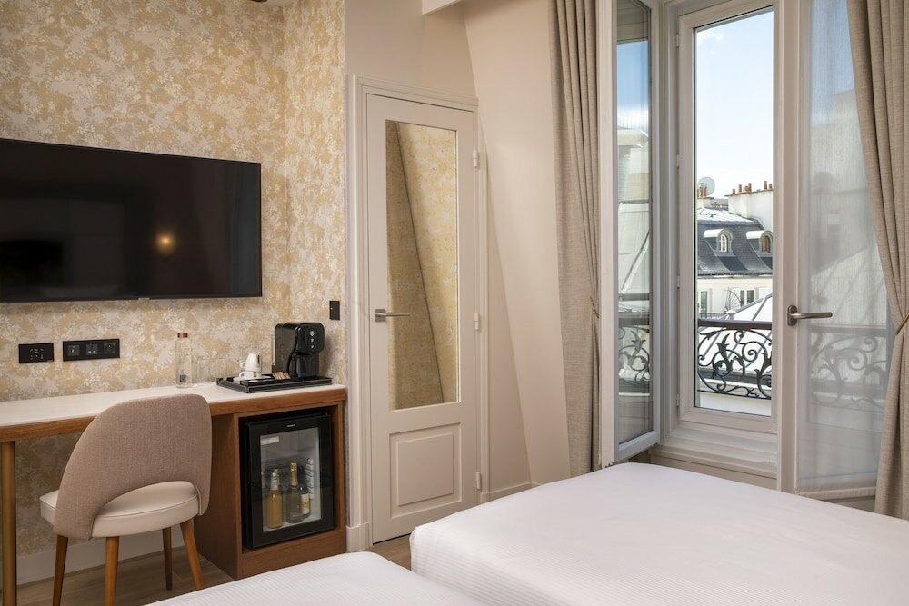 Фото Hotel Des Champs Elysees
