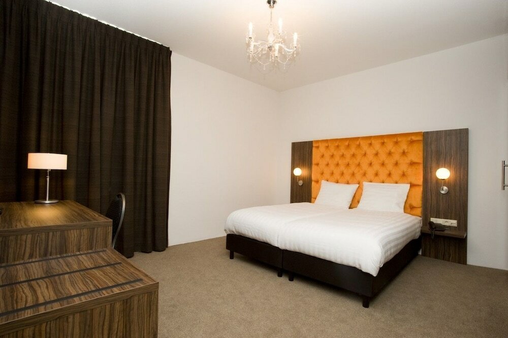 Фото Hotel La Reine