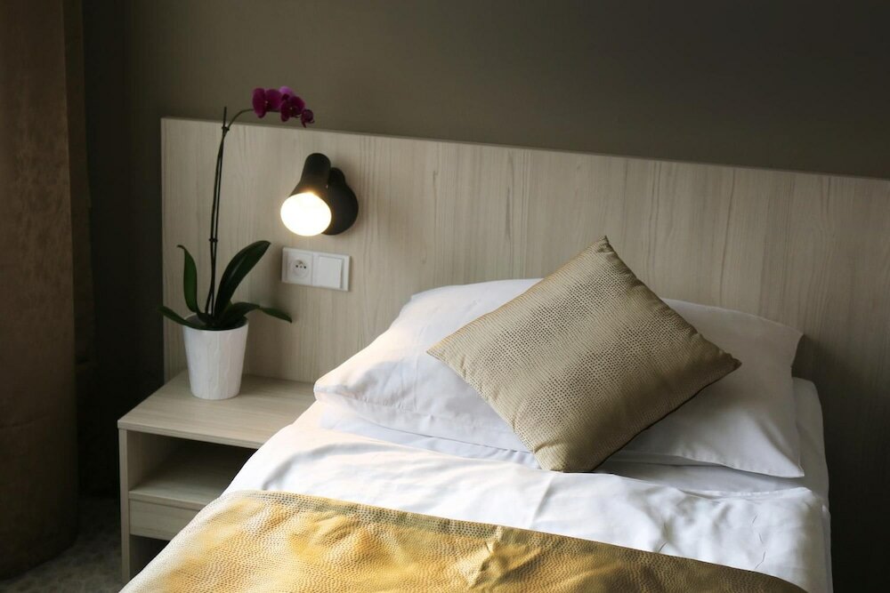 Фото 1. Republic Hotel