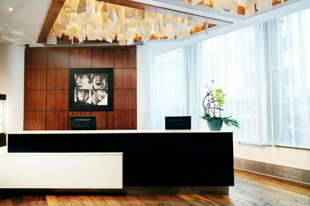 Фото Hard Days Night Hotel